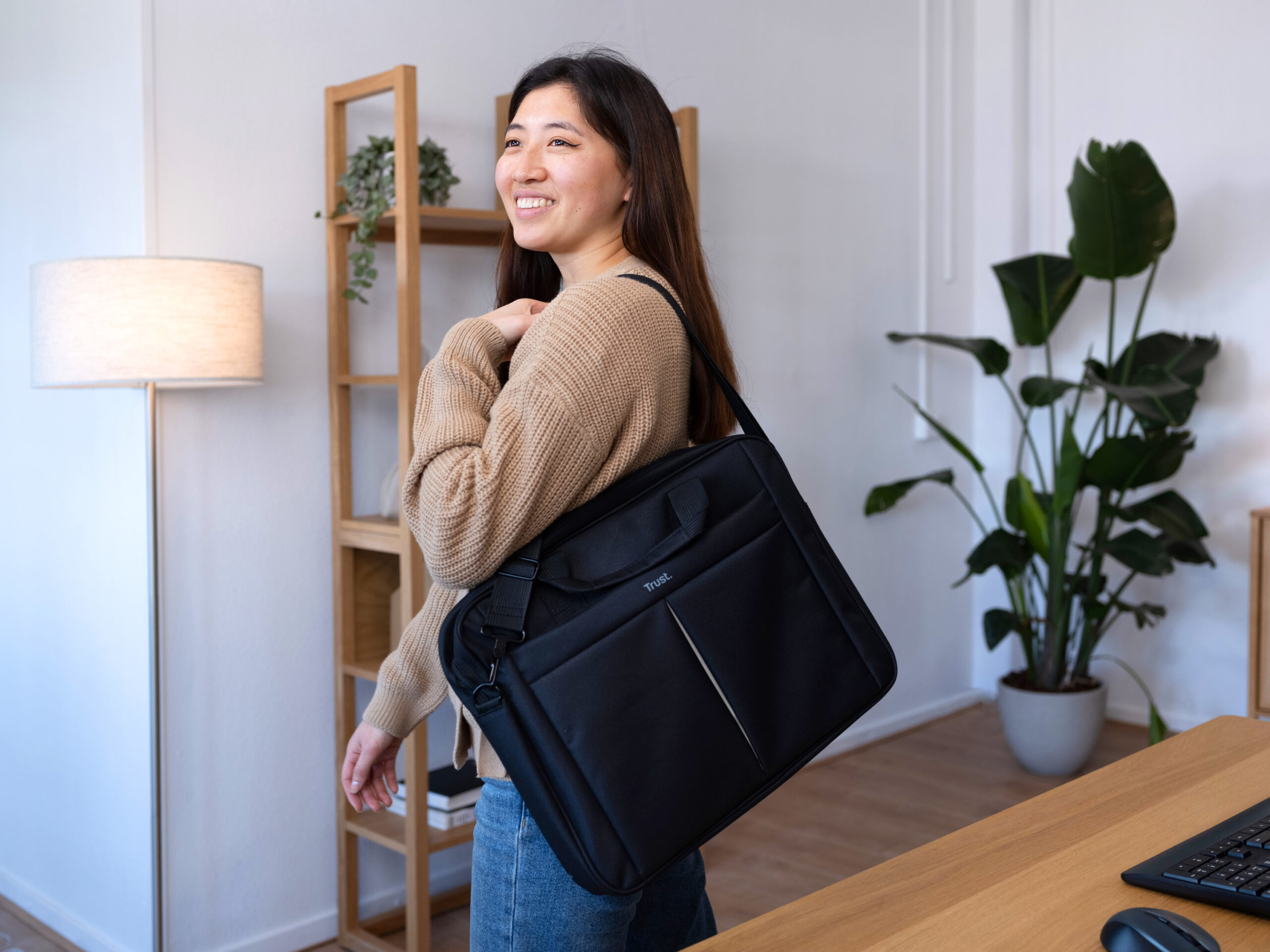 Maletín Trust Primo Carry 16" Tela Negro Maletín Trust Primo Carry 16" Tela Negro